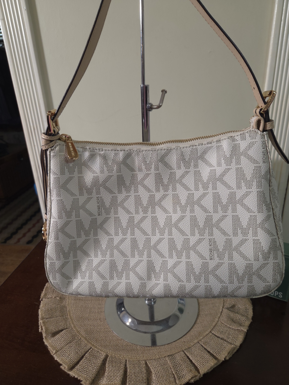 EUC Michael Kors Logo Shoulder Bag
